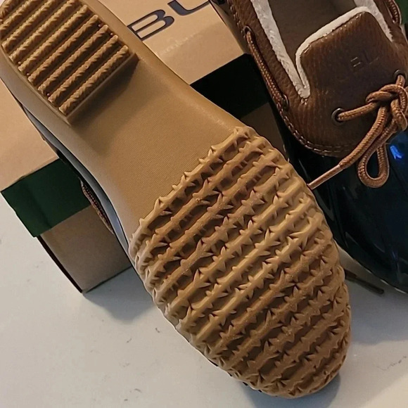 Woman's JBU Navy blue duck shoes. - Picture 4 of 5